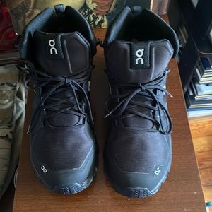 Black cloud rock water proof boots